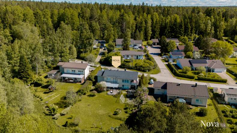 Omakotitalo, 6 h, k, rt, kph x 2, wc x2, s, khh, vh, varasto, at, 172,5/264,0 m², Paakkolanmäki, Lahti