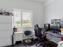 Yläkerran makuuhuone 1