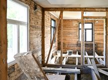 Alakerran purkutyöt aloitettu