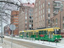 Liikenneyhteydet ovat hyvät. Ratikkapysäkki on parin minuutin kävelymatkan päässä.