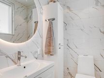 Keskikerroksen erillis Wc