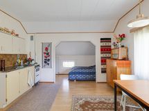 Yläkerran tupakeittiö / Stugkök på övre våningen