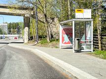 Bussipysäkki Rasinkatu on 3 min asunnolta.