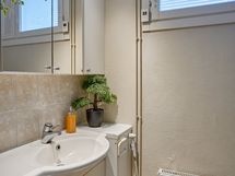 Erillinen WC.