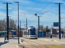 Alueella erinomaiset kulkuyhteydet.