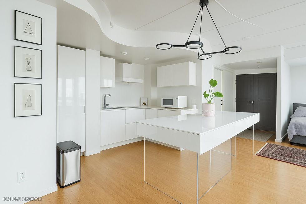 Virtualisesti muunneltu. Keittiö voisi näyttää tältä, jos haluaa teipata keittiön. Tarjous pyydetty.