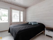 Vierashuone/kirjastohuone