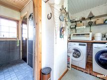 Suihku / kodinhoitohune/pukutila