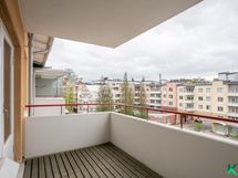 Parvekkeelta katselet