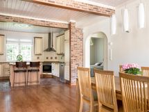 Ruokailutila ja keittiö