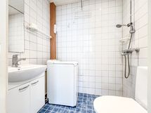 Pyykinpesukone valmiina asukkaan käyttöön. Pesutupamaksu tällä hetkellä 10€/kk.