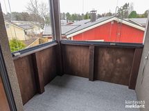 Päämakuuhuoneen yhteydessä oleva parveke/ Balkongen i samband mad huvudsovrum
