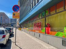 Lähikaupat myös aivan kulman takana.