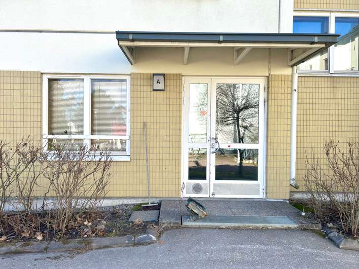 Kerrostalo, 2h, sauna, las.parveke, 43 m², Hirsimäki - Näkymä 3