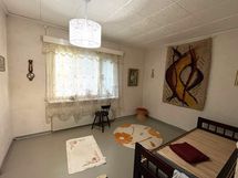 alakerran makuuhuone