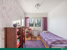 makuuhuone1 / kalustettuna