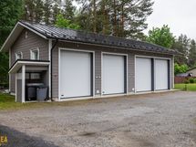 Autotalli/hallirakennus