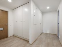 Valokuva vastaavankokoisesta asunnosta B60