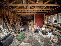 piharakennuksen autotalli/varasto/liiteri