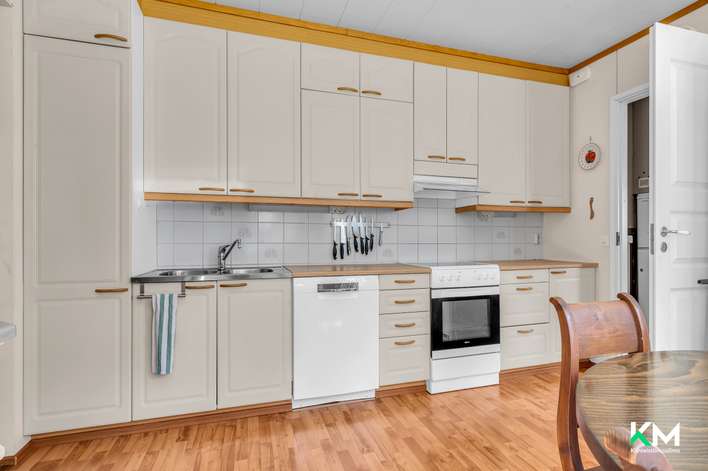 Omakotitalo, 4h, k, kph, s, khh, et, wc, 102,5/134,0 m², Lappohja - Näkymä 4