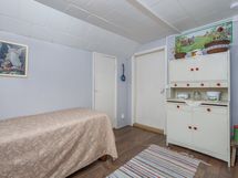 Yläkerran makuuhuone 2