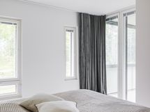 Makuuhuone 1, jossa myös iso vaatehuone