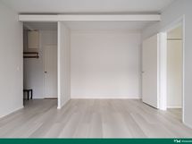 Olohuoneessa on hyvä lisätila eri käyttötarkoituksiin.