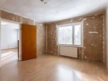 Keskikerroksen makuuhuone 1/ruokailuhuone