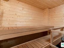 Sauna löytyy kellarista.