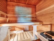 Piharakennuksen sauna