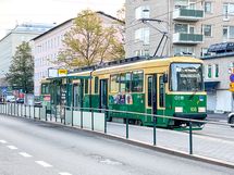 Pysäkki Urheilutalo on muutama minuutti asunnolta.