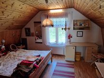 Yläkerran makuuhuone