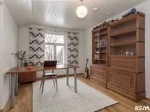 Yläkerran makuuhuone 2