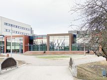 Kauppakeskus Willa, keskustan palvelut ja juna-asema ovat alle kilometrin päässä