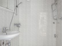 Siellä on mukavasti tilaa myös pyykinpesukoneelle.