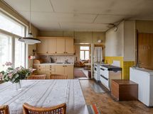 Vedspis i stugkäket/ Tuvassa puuliesi