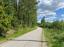 Asunnon vierestä kulkee loistavat lenkkeilymaastot.