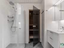 Kylpyhuone, yläkerta