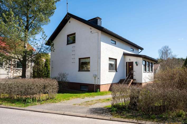 Omakotitalo, 3h+k+kph/s+2erill.wc+var, 90 m², Vähäheikkilä, Turku