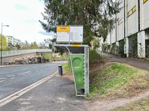 Bussipysäkille 350m (5min).