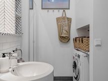 Kylpyhuoneessa tilaa pesukoneelle