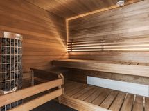 Taloyhtiön sauna.