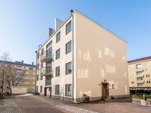 Asunto sijaitsee sisäpihan rakennuksessa
