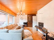 Siistikuntoinen ja kodikas paritalon puolikas läheltä merta ja hyviä palveluita.