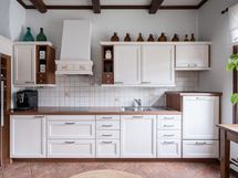 Päärakennuksen keittiö