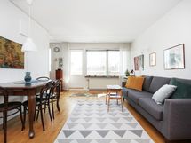 Olohuoneesta käynti parvekkeelle