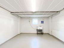 Taloyhtiön kuivaushuone.