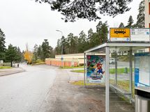 Bussit liikennöivät alueella ja myyrmäen juna-asemalle on matkaa n.1km.