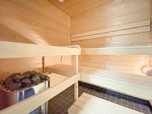 Taloyhtiön sauna.