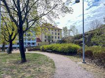 Loviisanpuisto ja muita hyviä ulkoilureittejä lähistöllä.